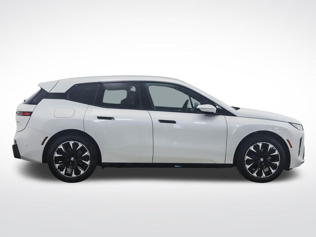 Used 2026 White Metallic BMW xDrive45 image 6
