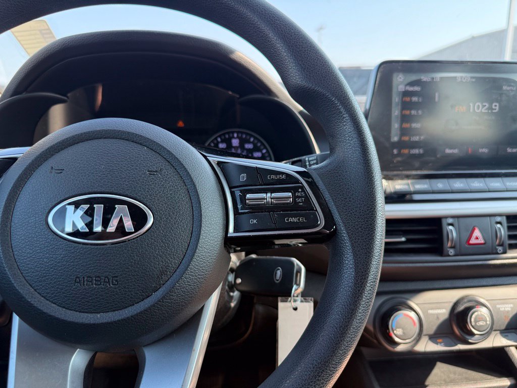 Used 2020 Blue Kia LXS image 11
