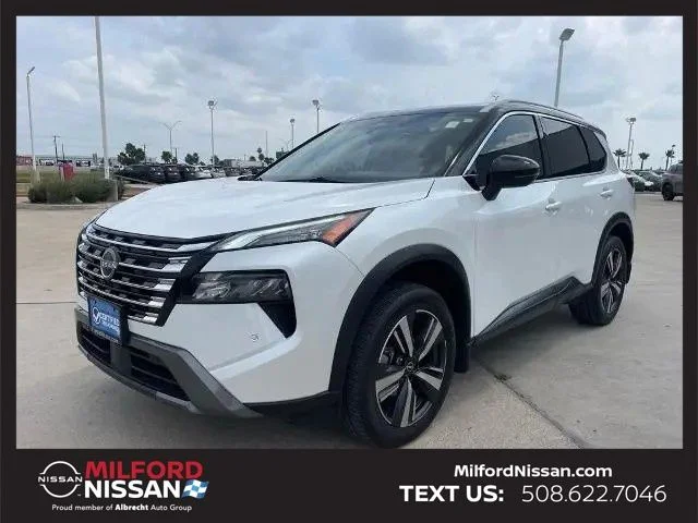 Used 2025 White/off-white Nissan SL image 1