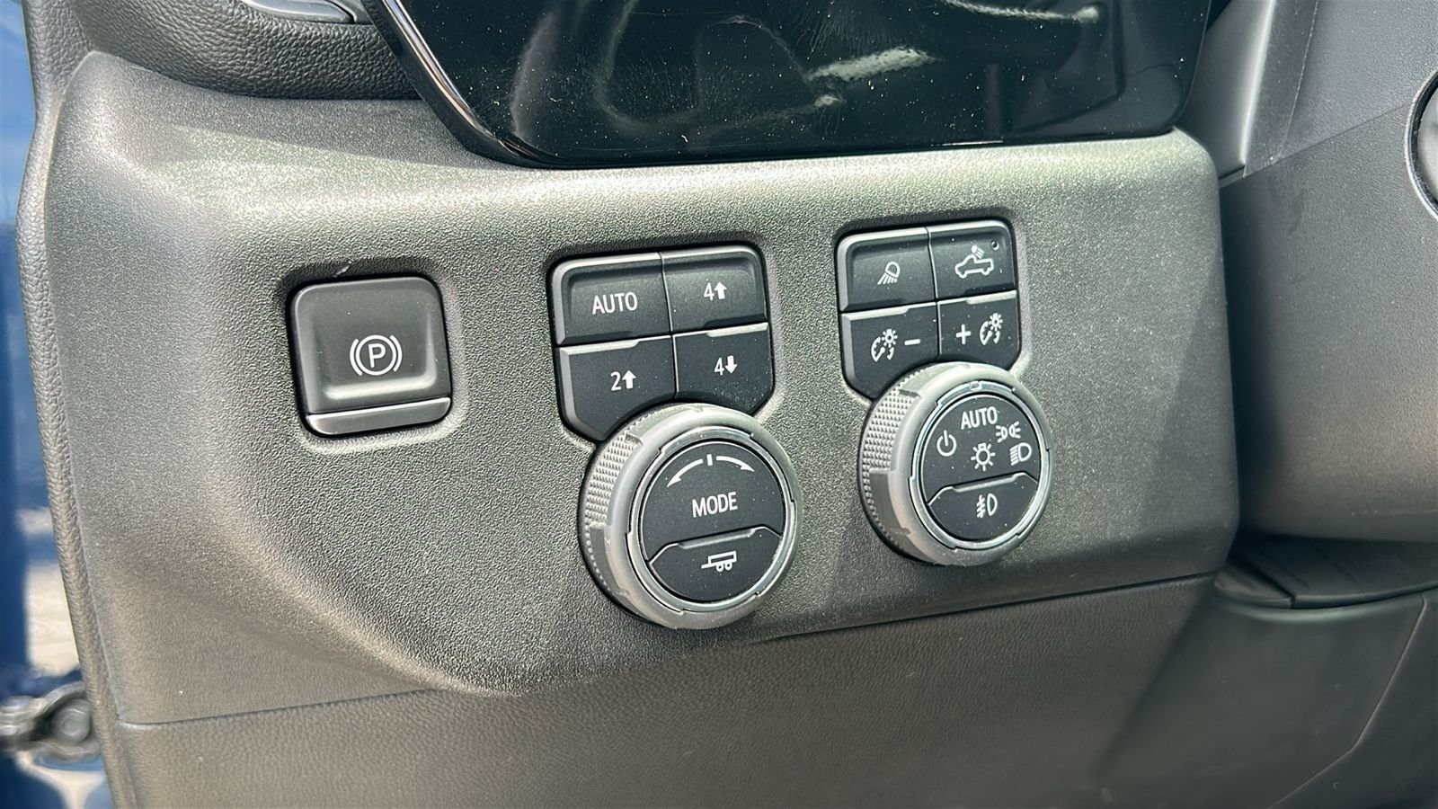 Used 2022 Blue Chevrolet LTZ image 22