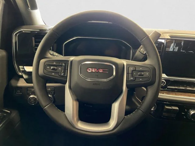 New 2026  GMC SLE image 13