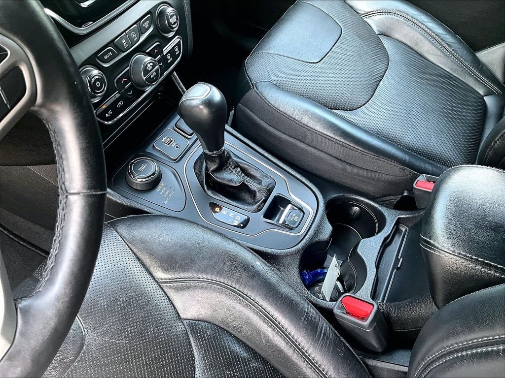Used 2020 Gray Jeep Limited image 20