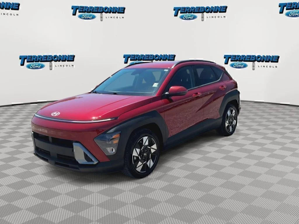 Used 2025 Red Metallic Hyundai SEL image 4