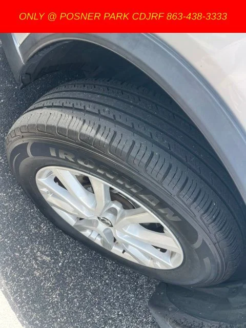 Used 2018 Silver Nissan SV image 11
