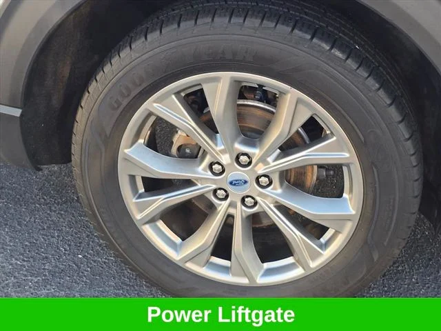 Used 2023 White Ford Limited image 18
