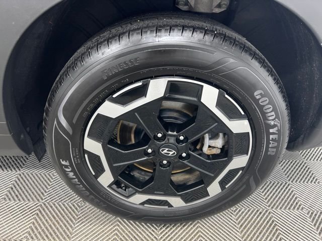Used 2026 Phantom Black Hyundai SEL image 10