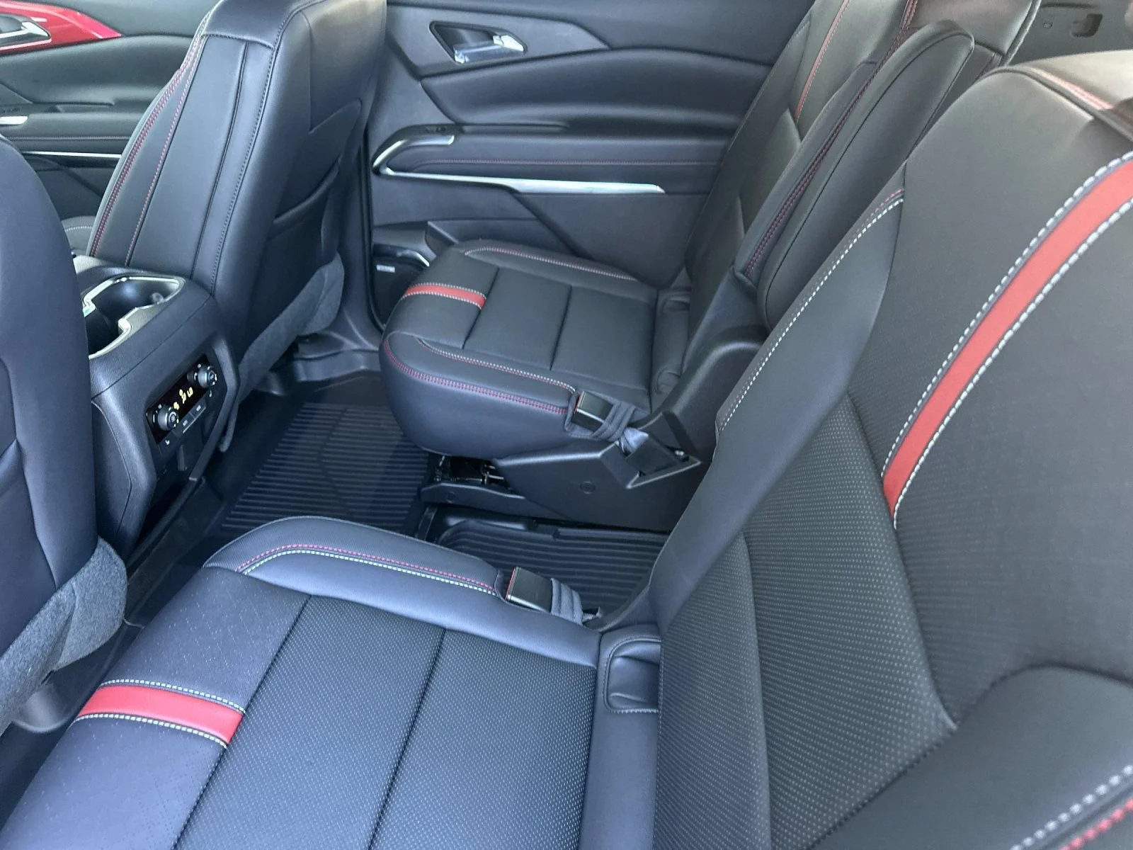 2026 Chevrolet Traverse RS - Photo 12