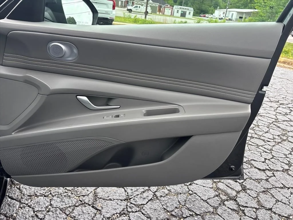 Used 2023 Gray Hyundai SEL image 13