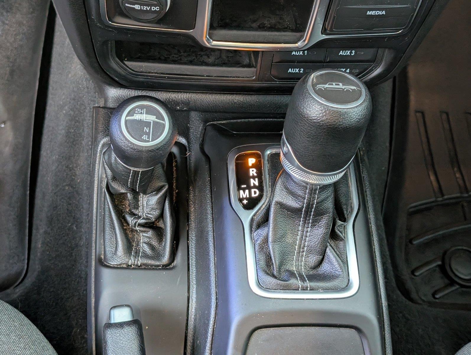 Used 2024 Hydro Blue Pearlcoat Jeep Sport image 23