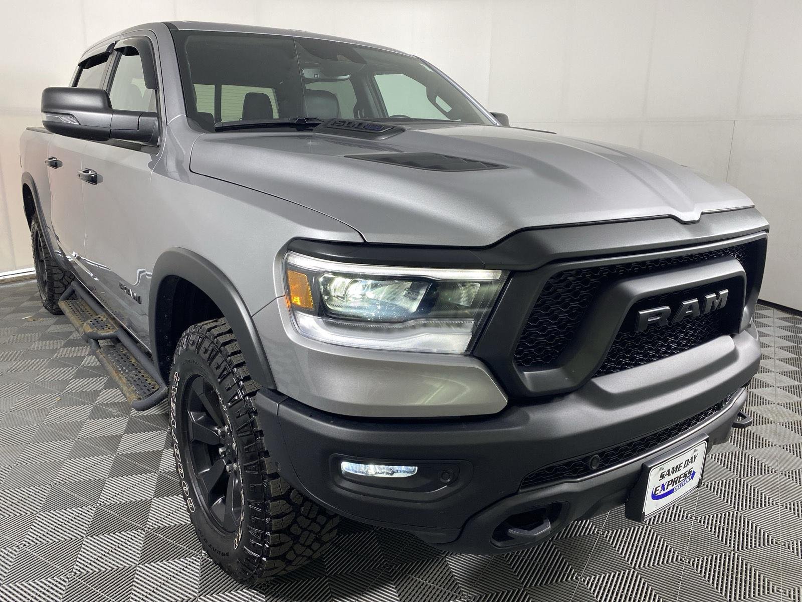 Used 2024 Billet Silver Metallic Clearcoat Ram Rebel image 9