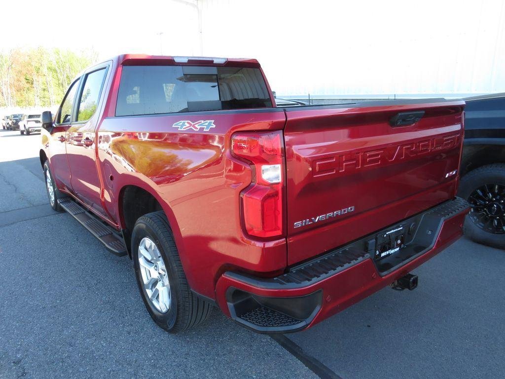 Used 2022 Cherry Red Chevrolet RST image 13