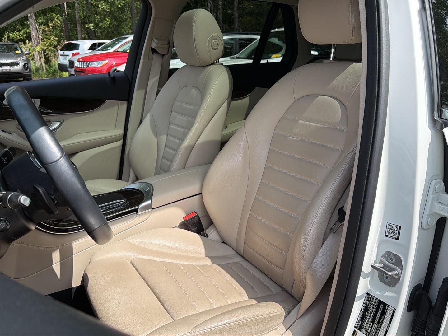 Used 2021 Polar White Mercedes-Benz GLC 300 image 15