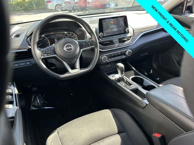 Used 2023 Black Nissan 2.5 SV image 16
