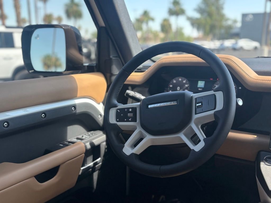 New 2026 Fuji White Land Rover X-Dynamic SE image 9