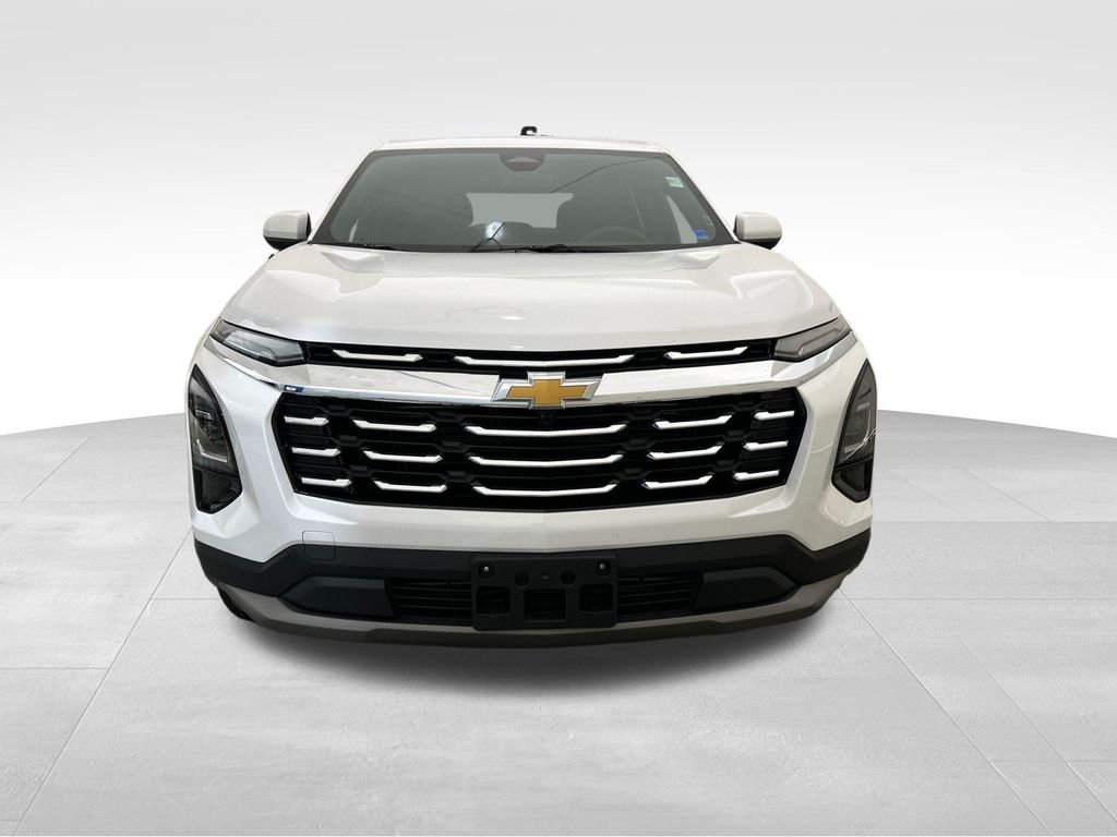 Used 2025 White Chevrolet LT image 9