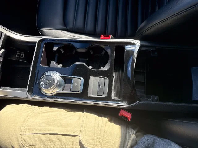 Used 2019 Gray Ford SEL image 30