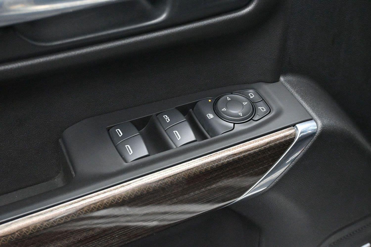 Used 2020 SILVER ICE METALLIC Chevrolet RST image 11