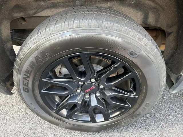 Used 2021 ONYX BLACK GMC Elevation image 17