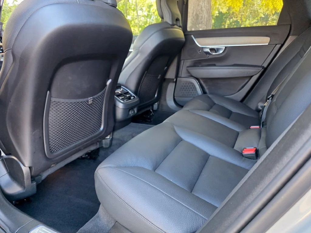 Used 2025 Gray Volvo Plus, B6 AWD Gas (mild hybrid) image 28
