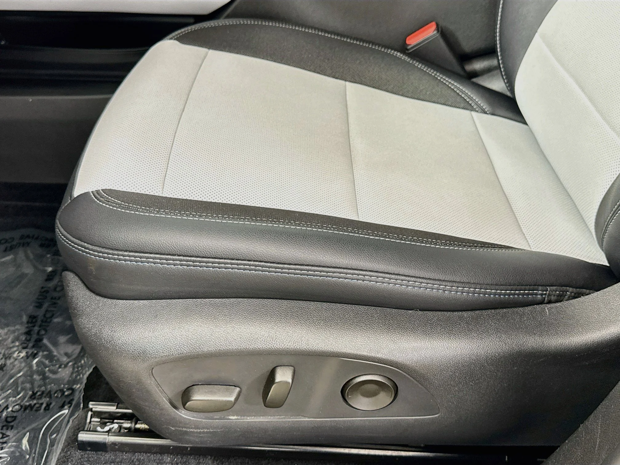 Used 2025 Black Chevrolet LT image 22