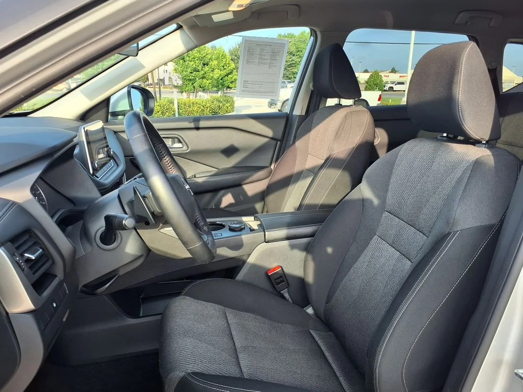 Used 2025 Silver Nissan SV image 15