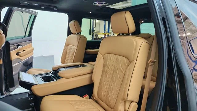 New 2026 High Gloss Black Exterior Paint Jeep Summit Reserve image 22
