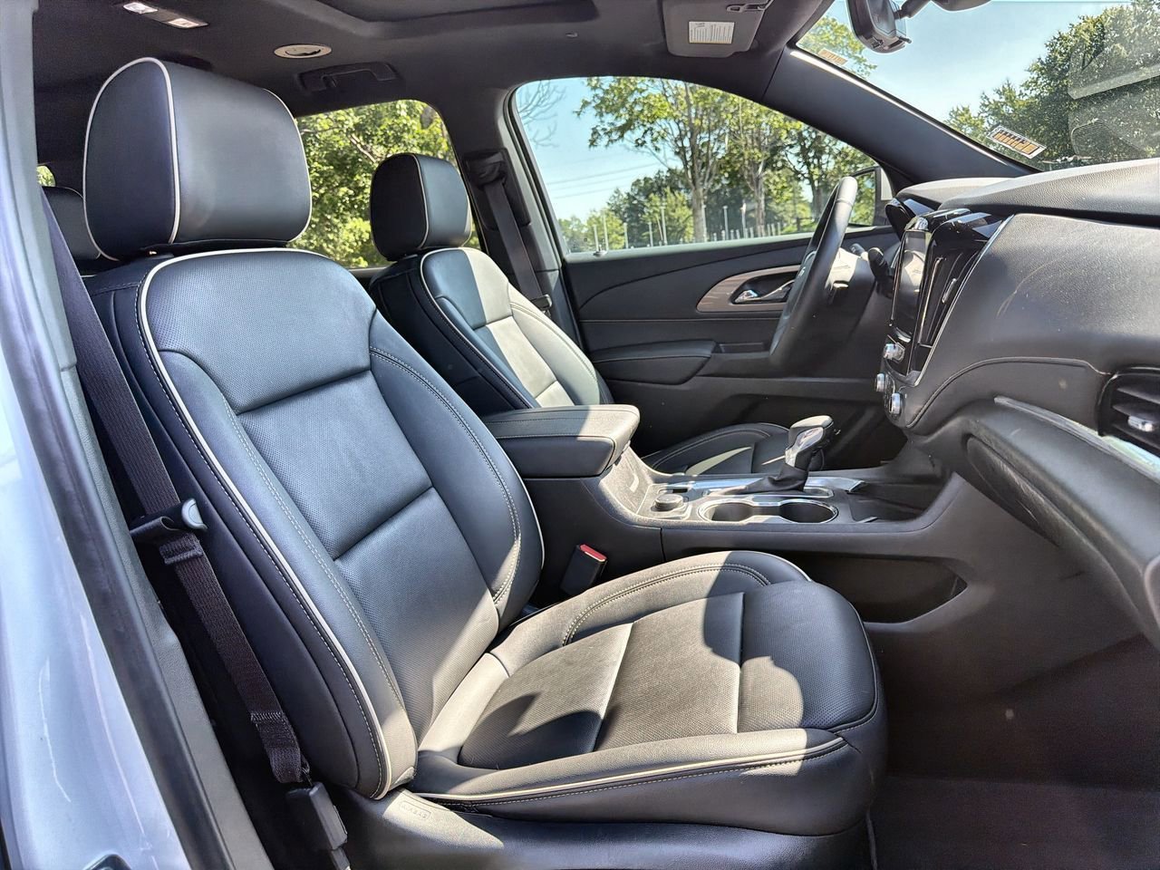 Used 2023 Summit White Chevrolet Premier image 23