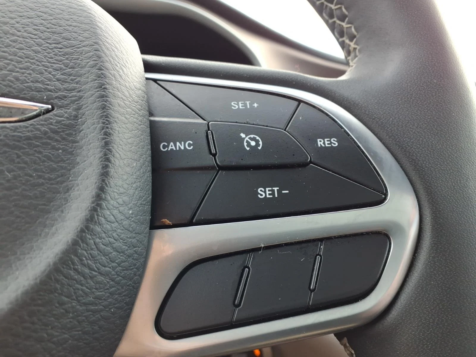 Used 2023 Bright White Clear Coat Chrysler LX image 20
