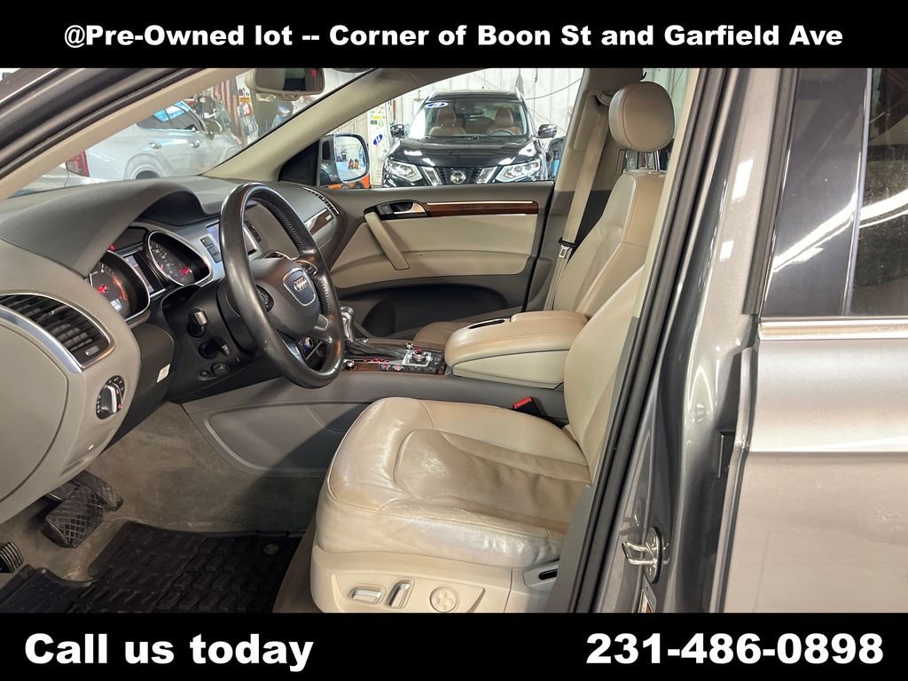 Used 2013  Audi  image 13