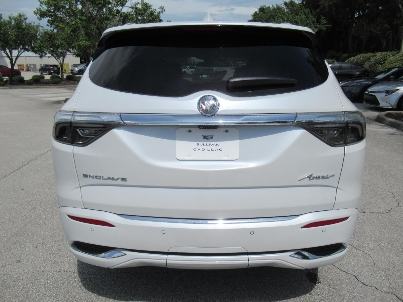 Used 2024 White Buick Avenir image 6