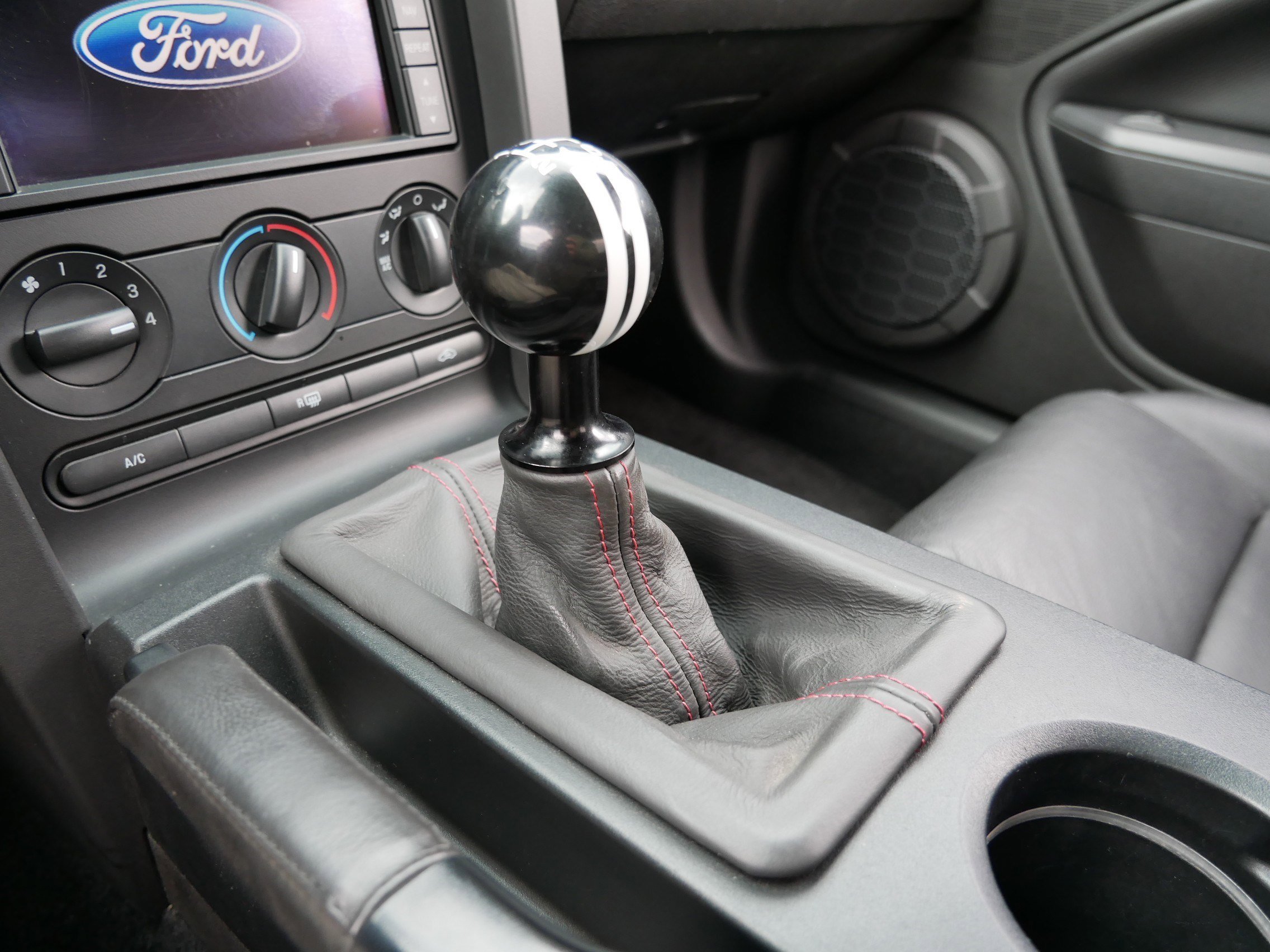2008 Ford Mustang Shelby GT500 - Photo 24