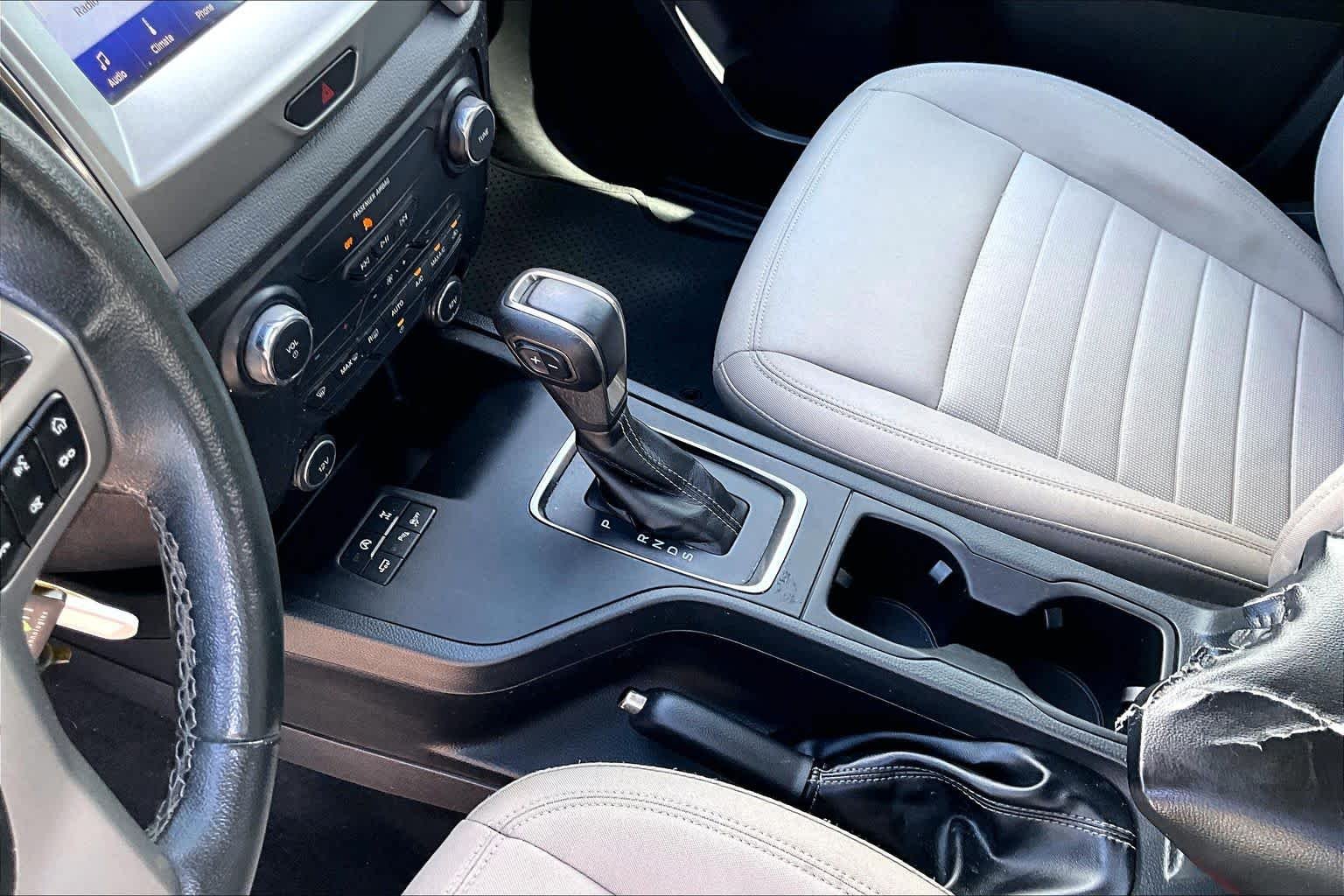 Used 2019 Oxford White Ford XLT image 17