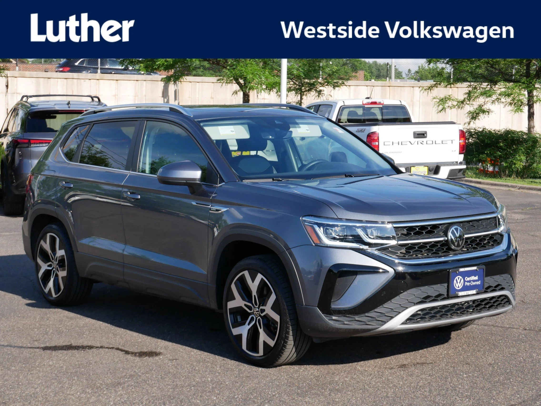 2023 Volkswagen Taos 1.5T SEL 4Motion's photo