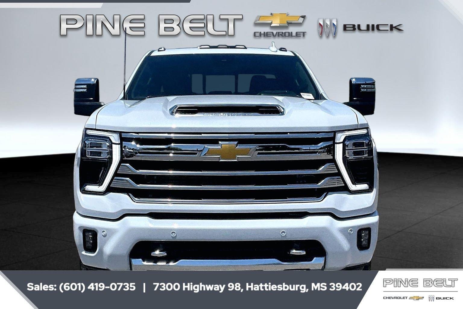 New 2026 Polar White Tricoat Chevrolet High Country image 3