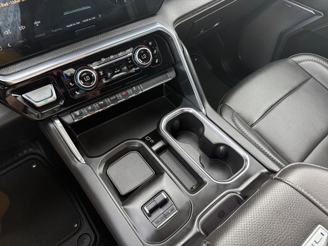 Used 2024 White GMC Denali image 19