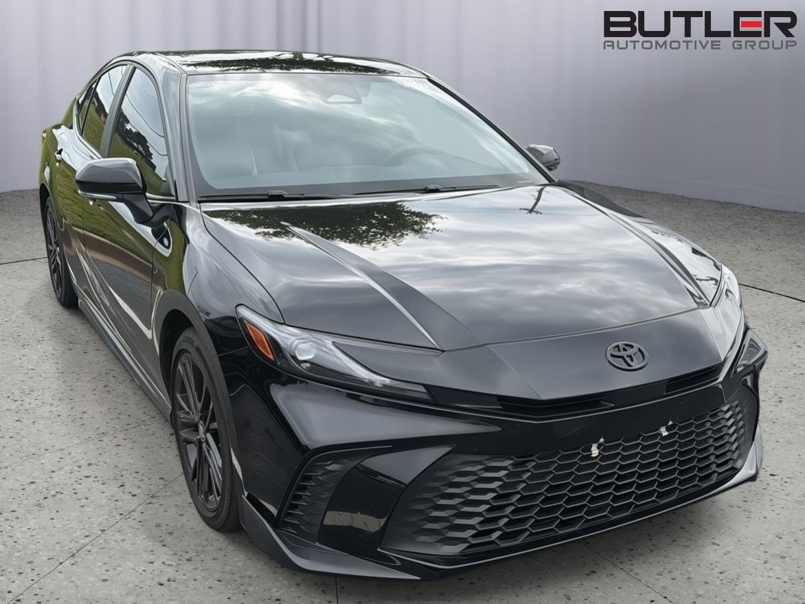 Used 2025 Midnight Black Metallic Toyota SE image 5