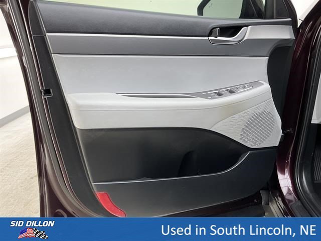 Used 2021 Sierra Burgundy Hyundai SEL image 15