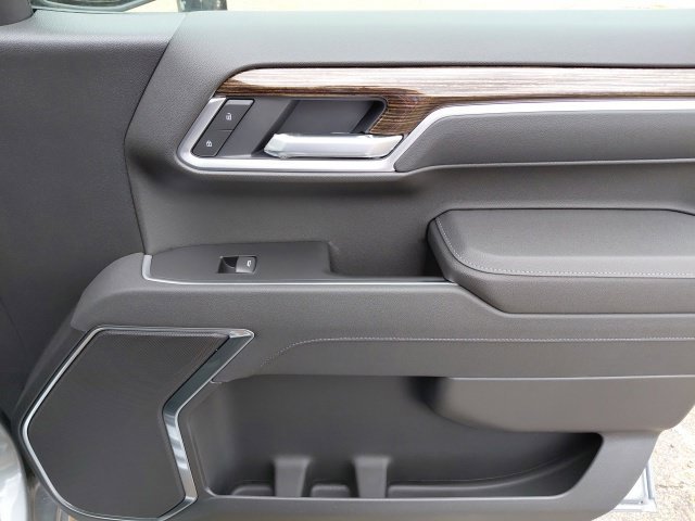New 2026 Sterling Metallic GMC Elevation image 32