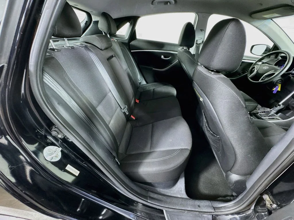Used 2013 Black Hyundai Base image 30