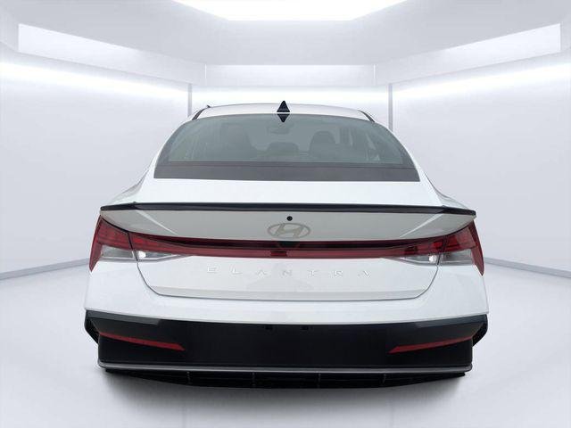 New 2026 White Hyundai SEL Sport image 4