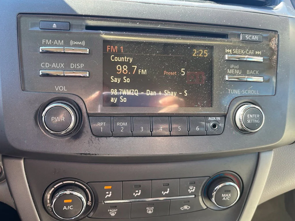 Used 2014 Blue Nissan SV image 13