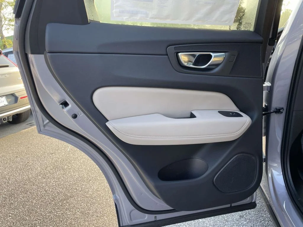 New 2026 Aurora Silver Volvo Plus image 2