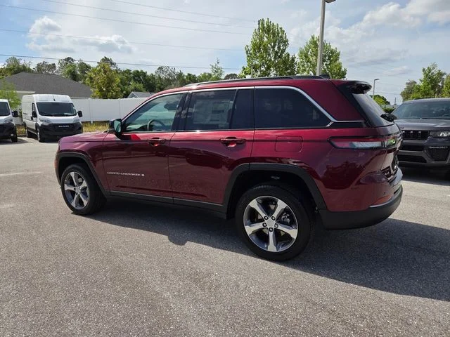 New 2026 Velvet Red Pearl-Coat Exterior Paint Jeep Limited image 9