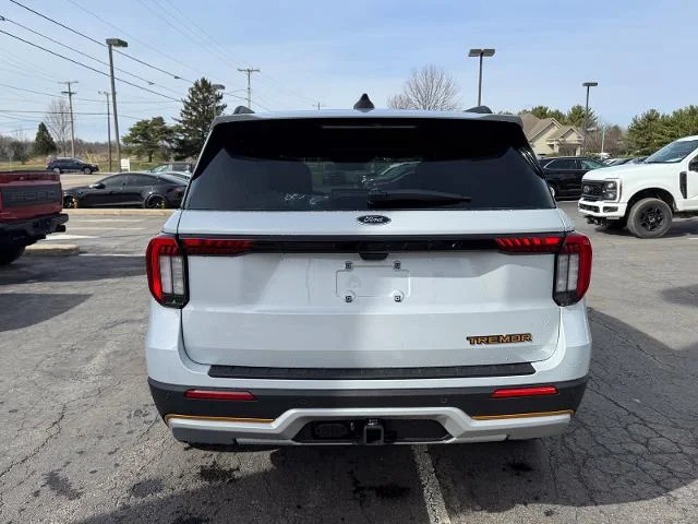 New 2026 Space White Metallic Ford Tremor® image 58