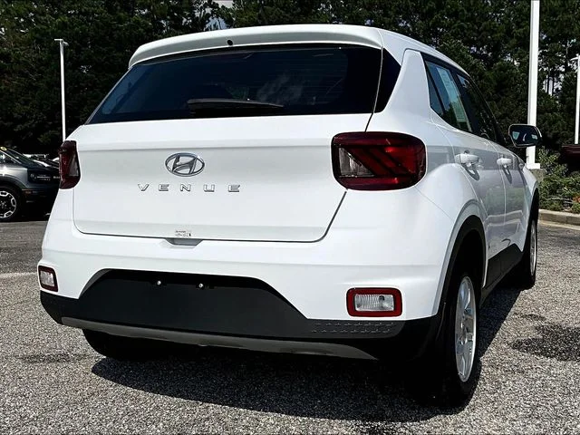 Used 2026 White Hyundai SE image 4