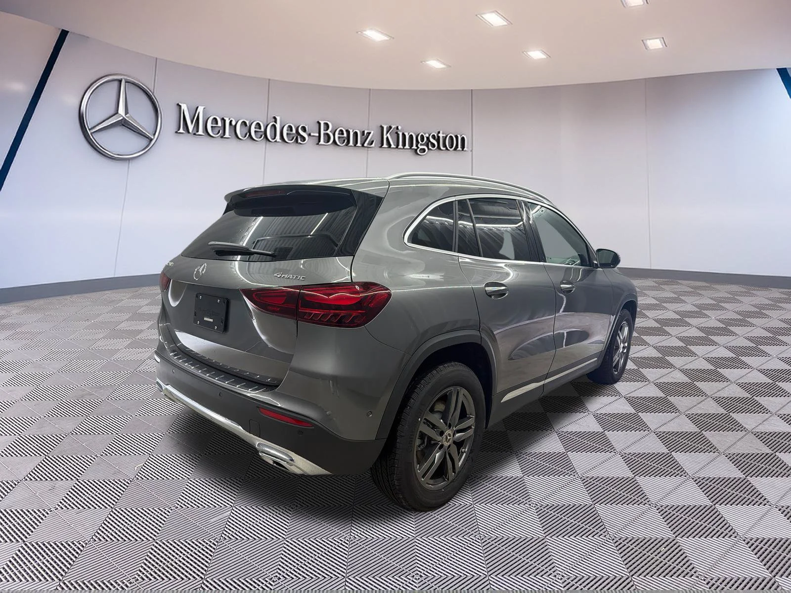 Used 2026 Grey Mercedes-Benz GLA 250 image 4