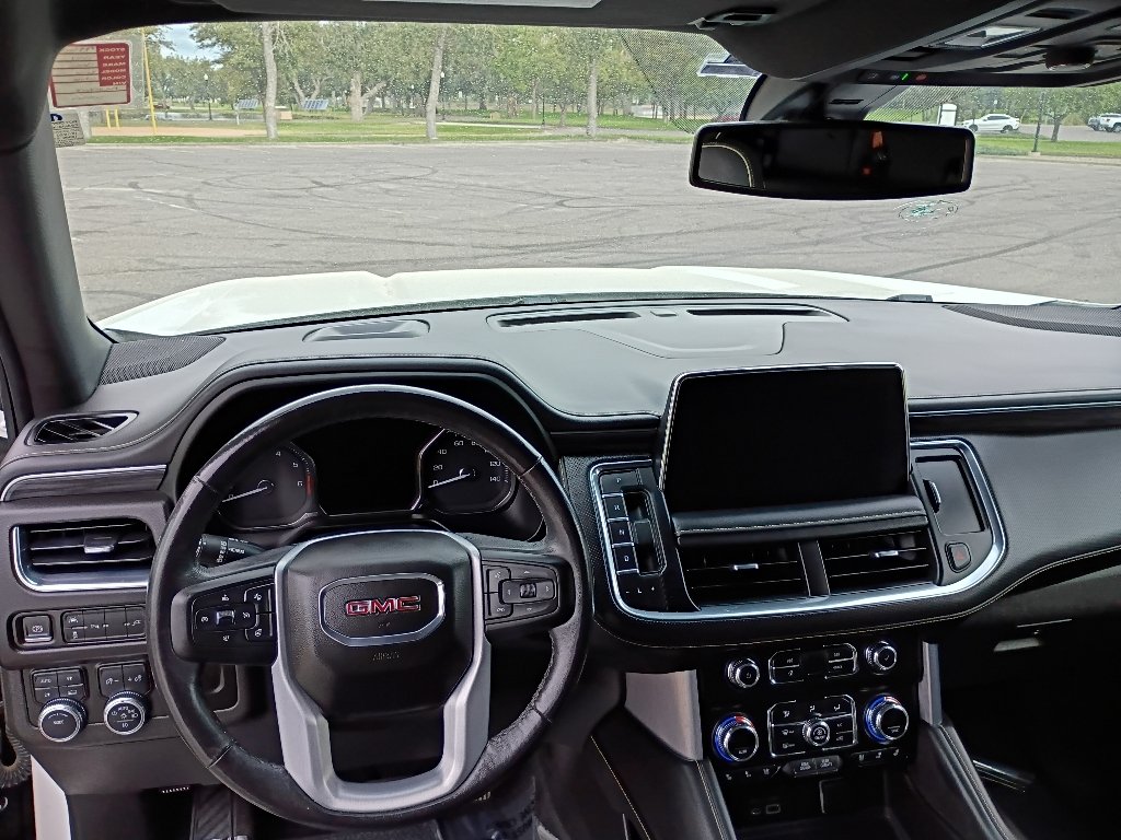 Used 2021 White Frost Tricoat GMC SLT image 26