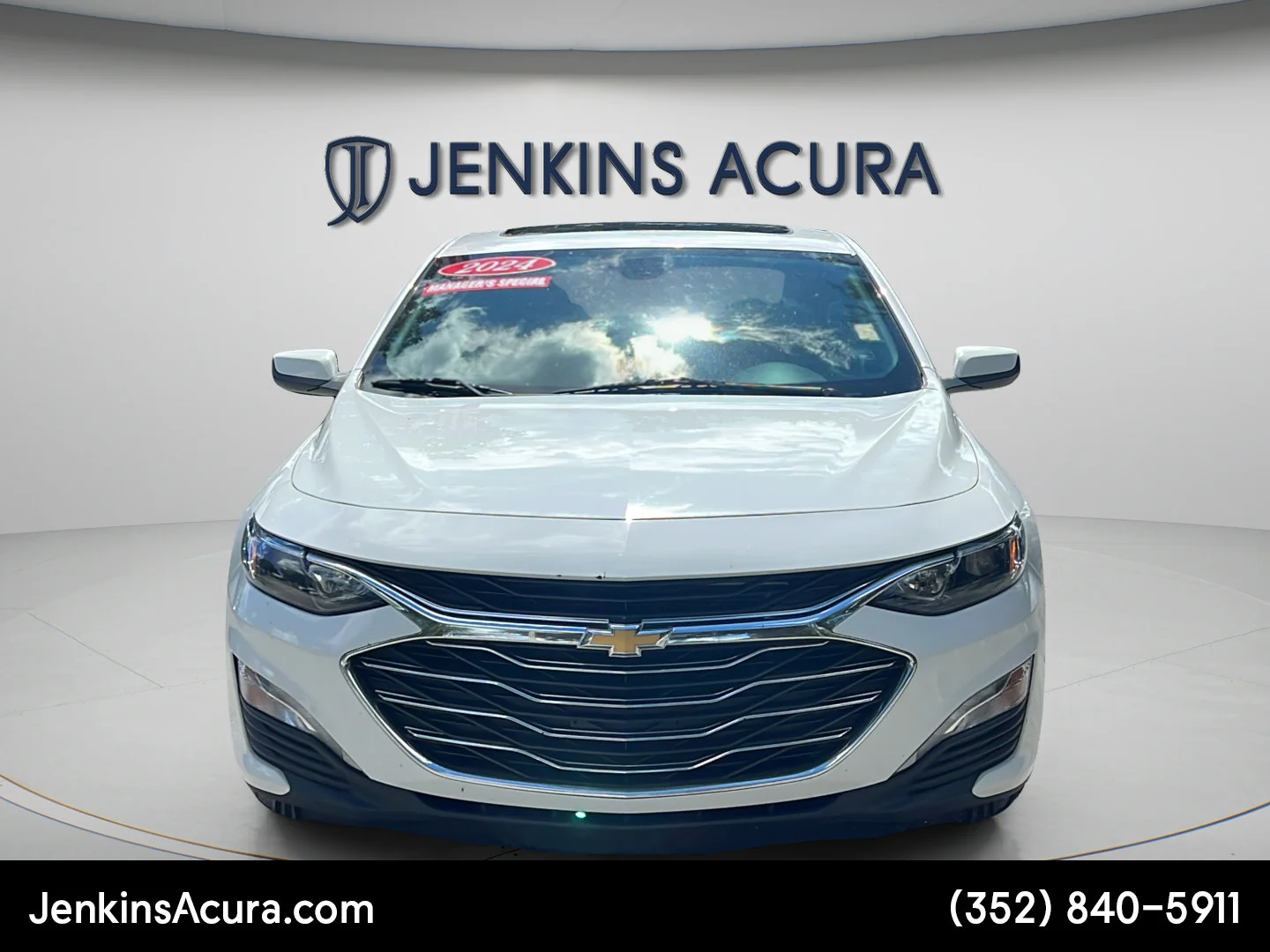 Used 2024 Summit White Chevrolet LT image 8