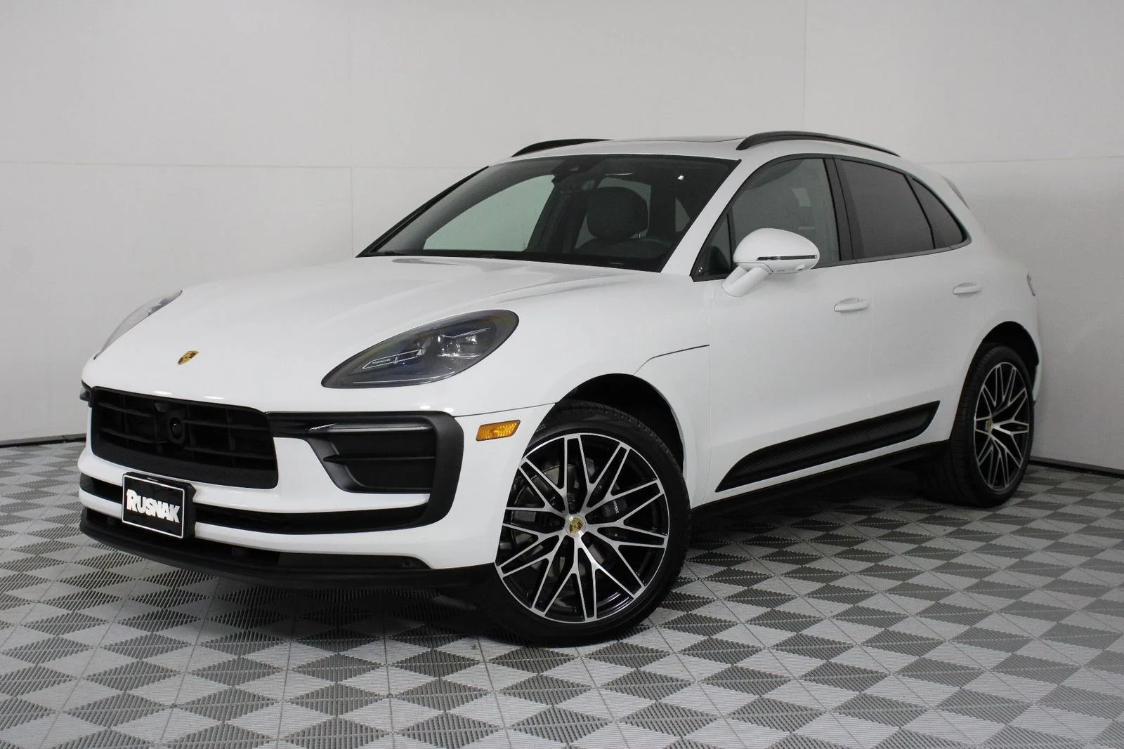 2026 Porsche Macan Base