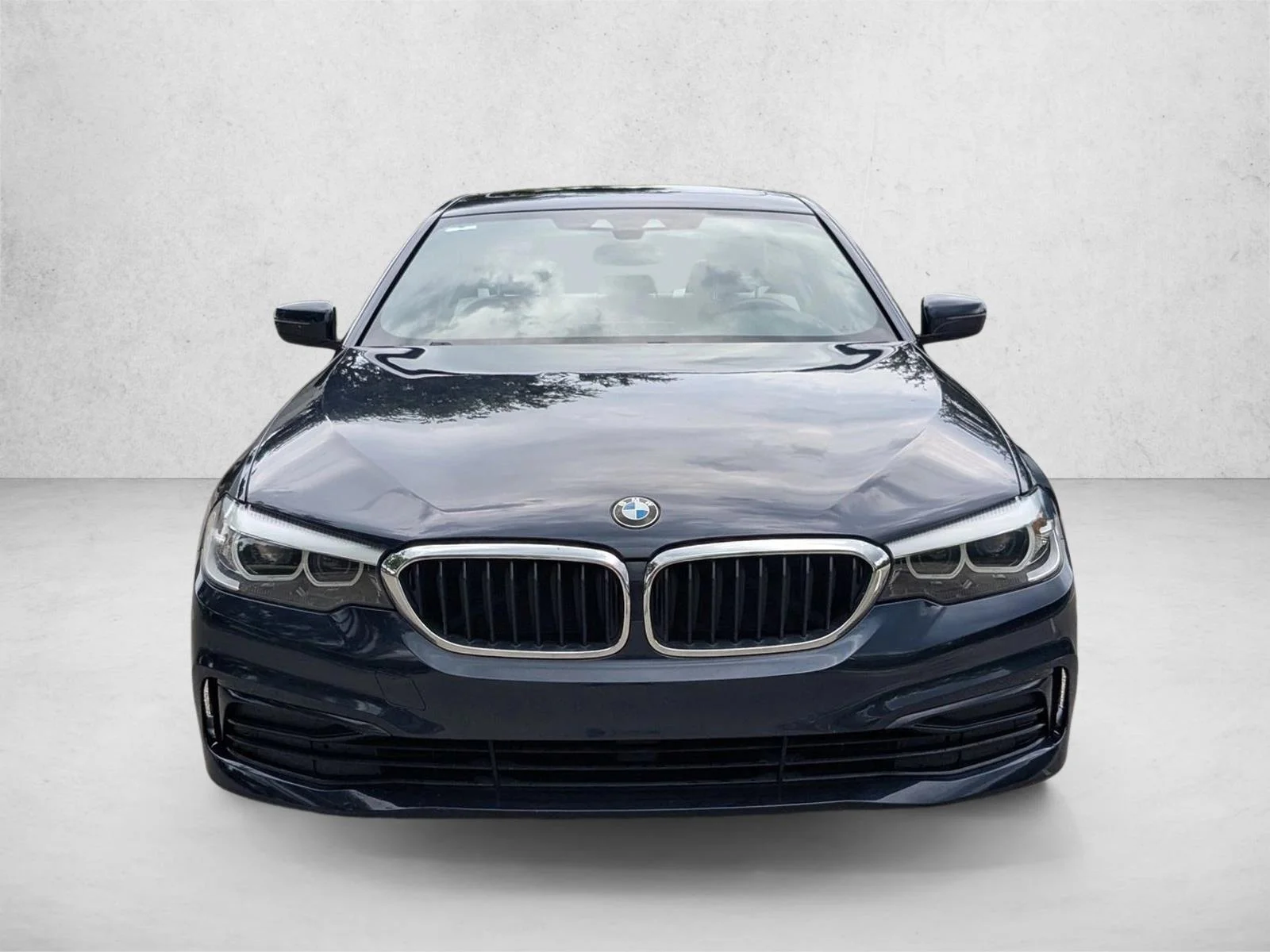 Used 2019 Imperial Blue Metallic BMW 530i image 2